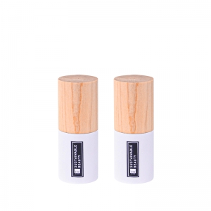 Stylishly Going Green: The Classy and Practical Bamboo Lipstick Tubes